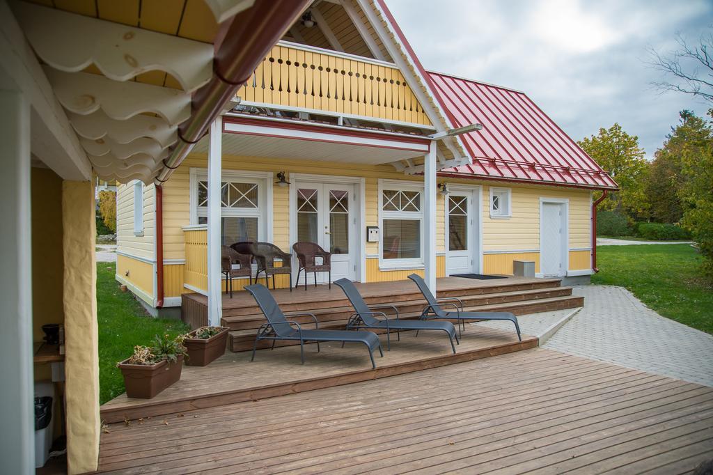 Posti Hostel Kärdla Екстериор снимка