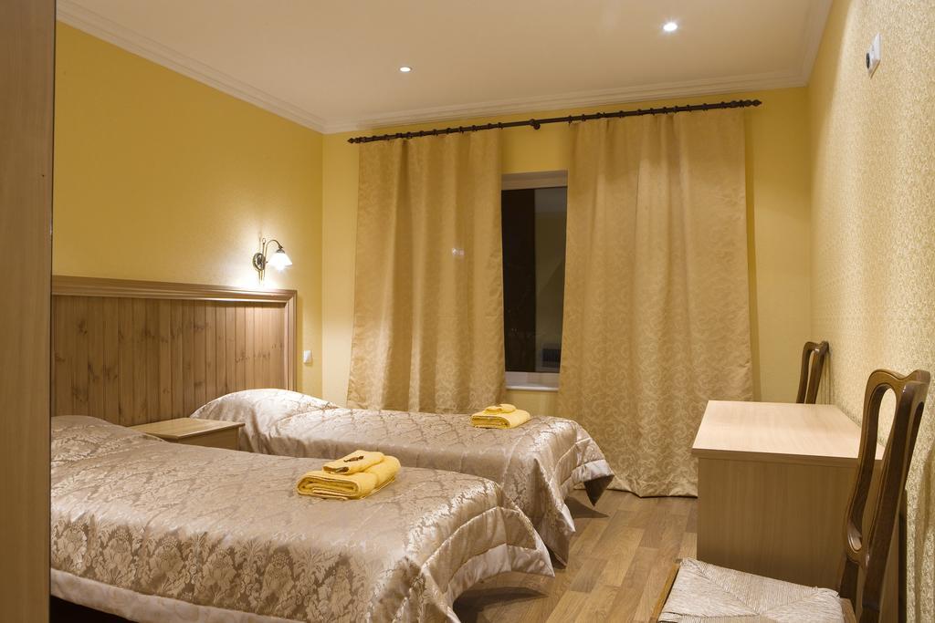 Posti Hostel Kärdla Екстериор снимка